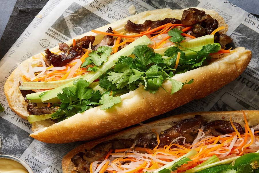 street food ad hanoi banh mi