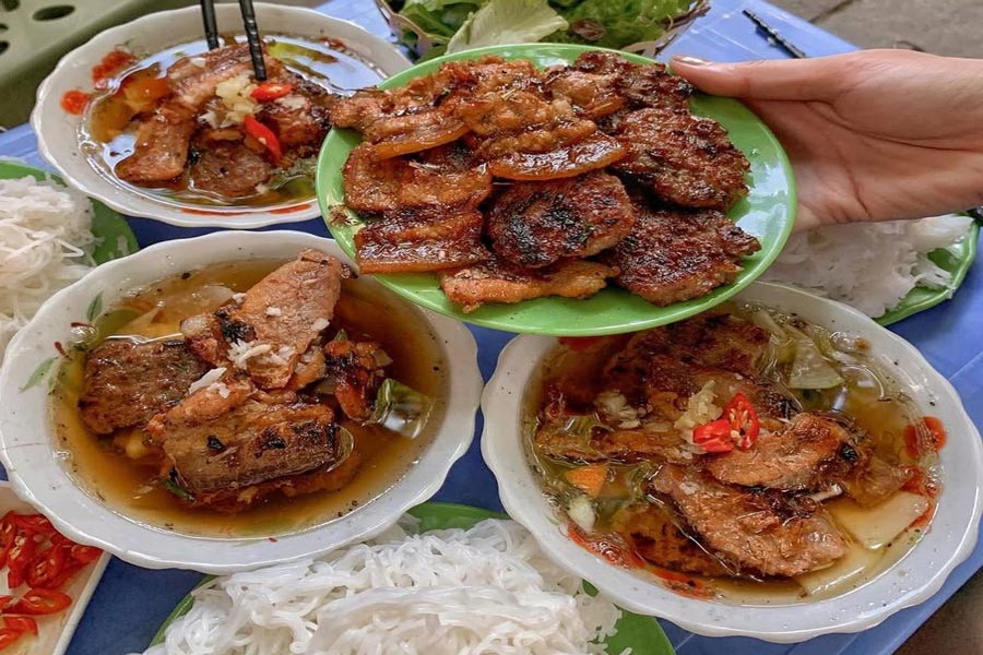 street food ad hanoi bun cha