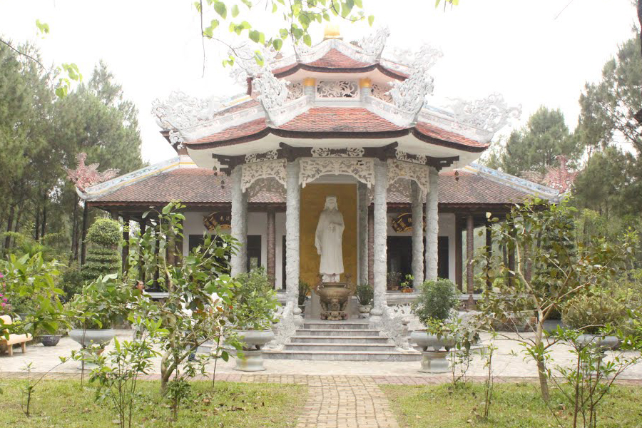 Tempio della principessa Huyen Tran - Guida di viaggio vietnam - Attrazione ad Hue 
