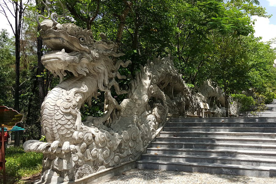 Tempio della principessa Huyen Tran - Guida di viaggio vietnam - Attrazione ad Hue 