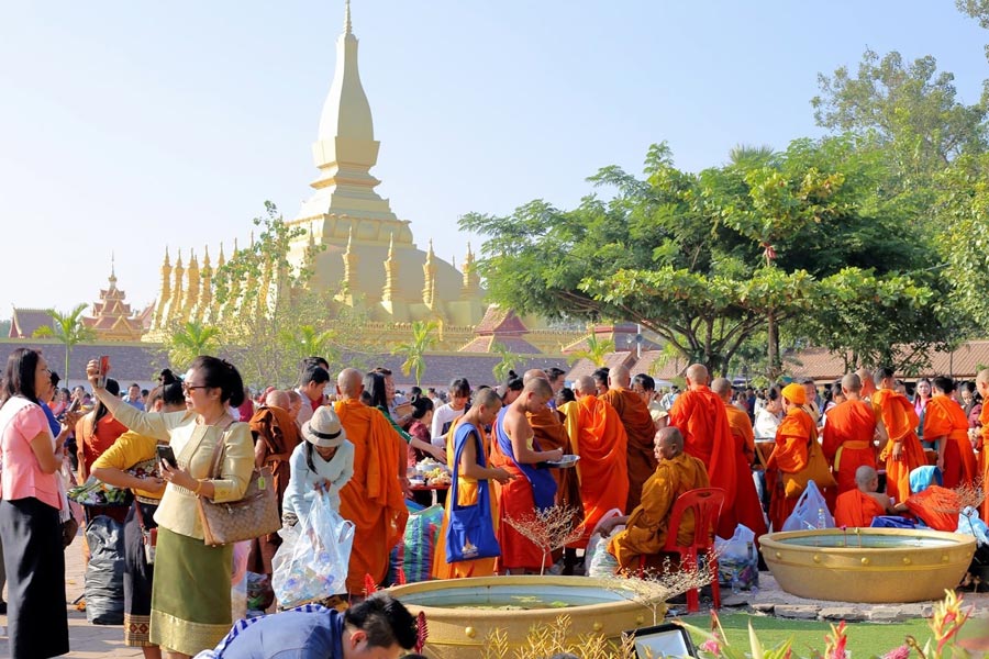 Come muoversi a Pha That Luang