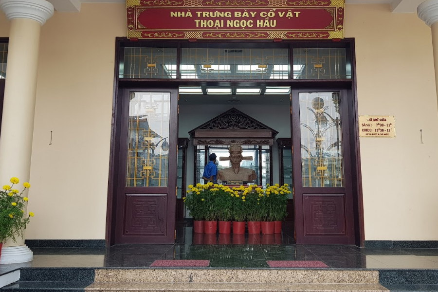Tomba di Thoai Ngoc Hau - Guida di viaggio vietnam - Attrazione ad An Giang 