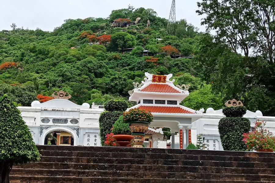 Tomba di Thoai Ngoc Hau - Guida di viaggio vietnam - Attrazione ad An Giang 