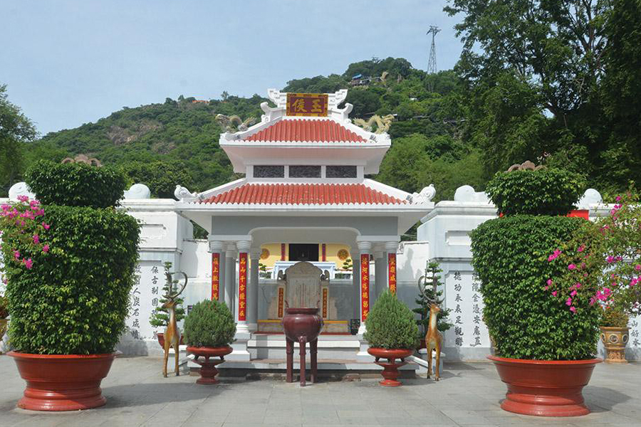 Tomba di Thoai Ngoc Hau - Guida di viaggio vietnam - Attrazione ad An Giang 