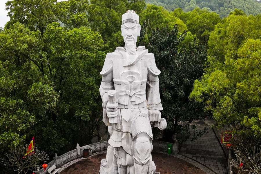 Statua di Tran Quoc Tuan