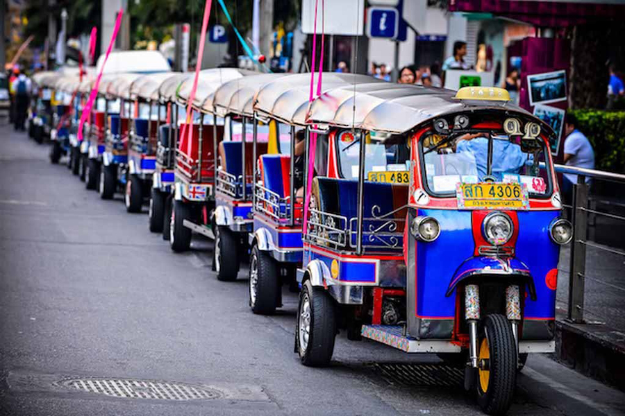 I famosi tuk tuk sulla strada di Patong
