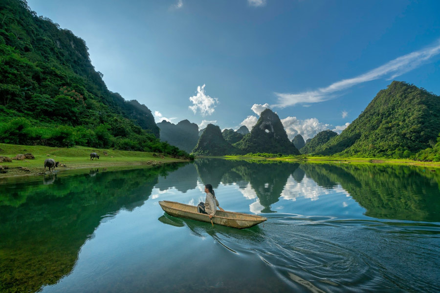 il pacifico colore verde della valle di Phong Nam