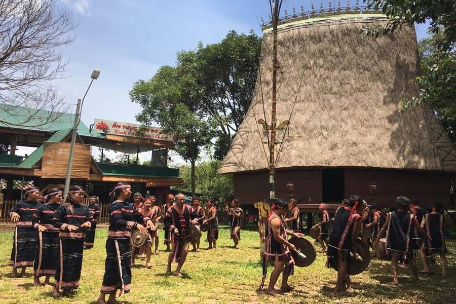 villaggio etnico plei op di pleiku