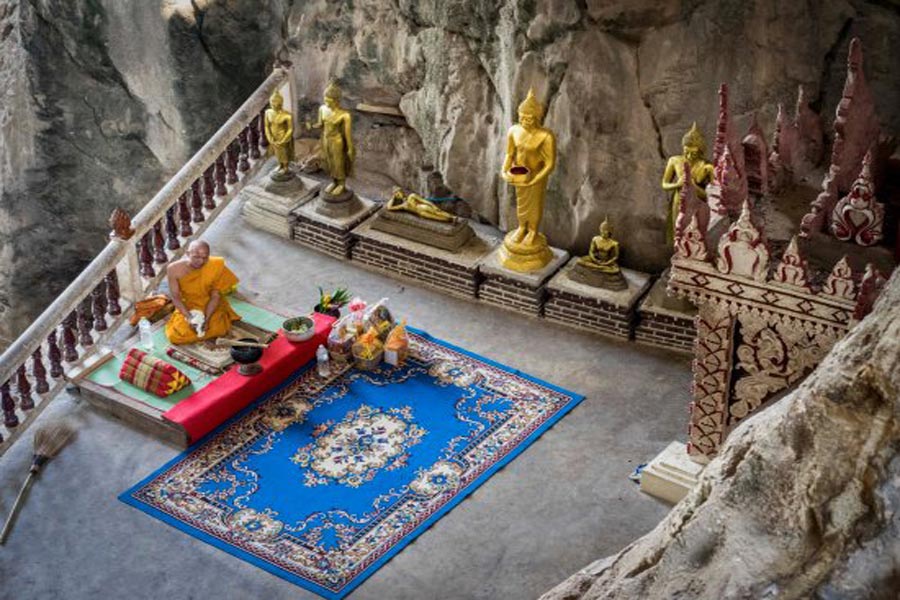 wat tham khao chakan