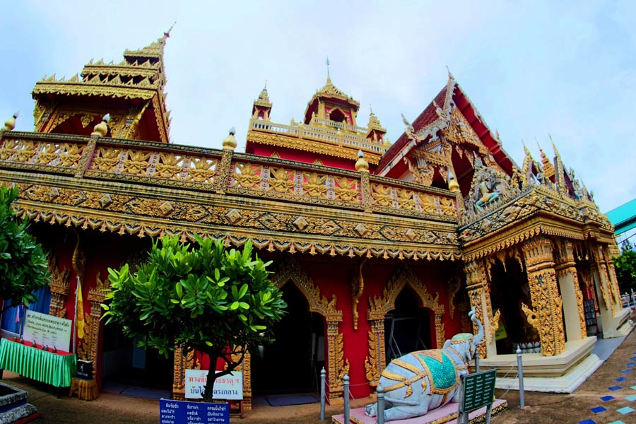 Come arrivare a Wat Phra That Rueang Rong