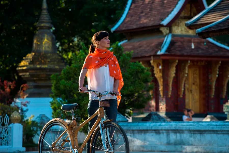 Pedalare a esplorare lentamente la bellezza affascinante del Luang Prabang