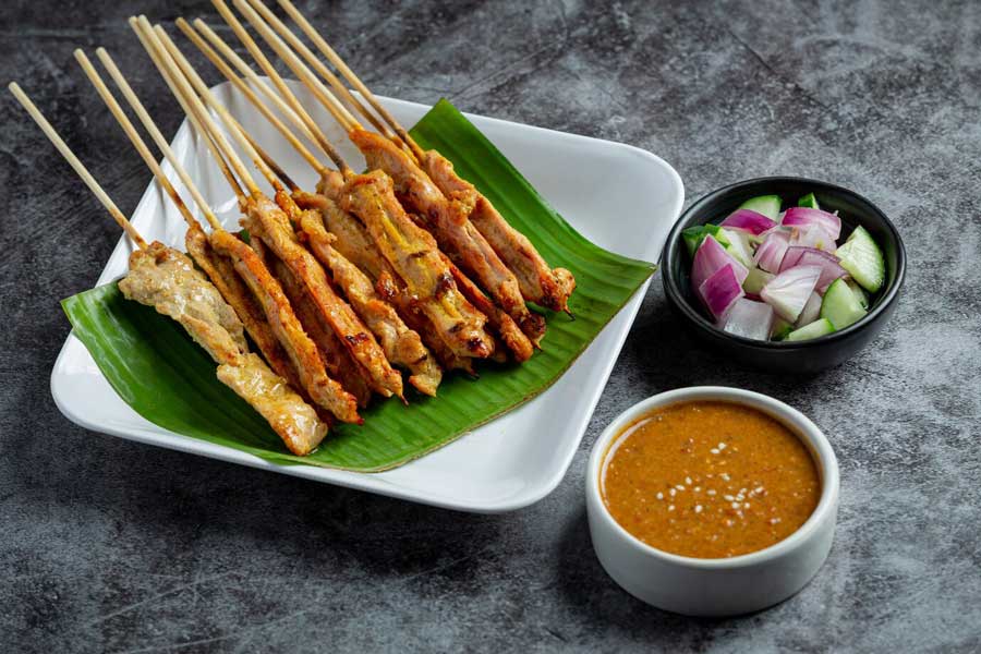 Moo satay (spiedini di maiale grigliati)