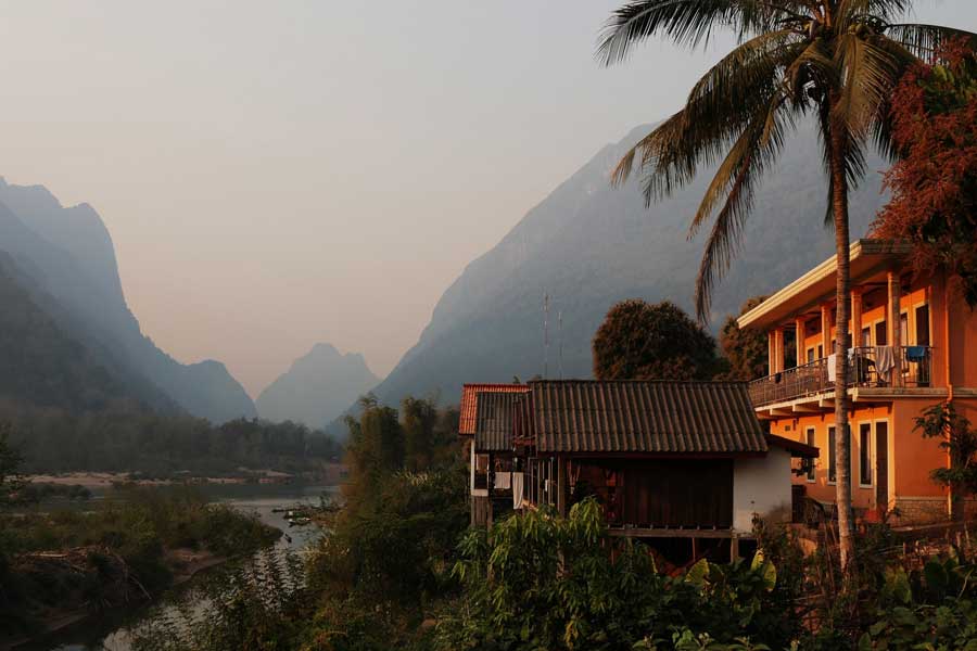 Le colline attorno a Muang Khua