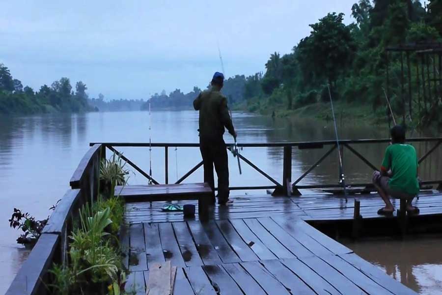 Pesca a Nam Ngum