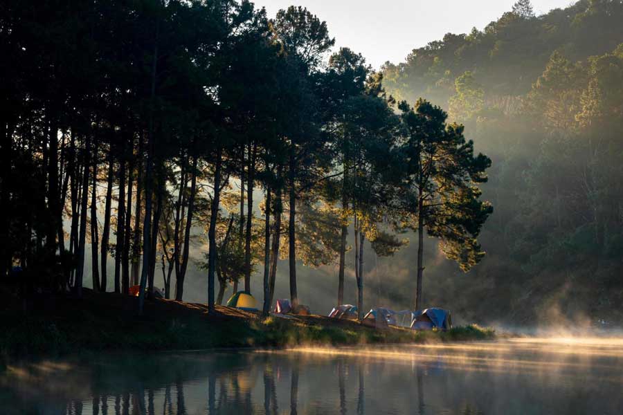 Camping vicino al lago