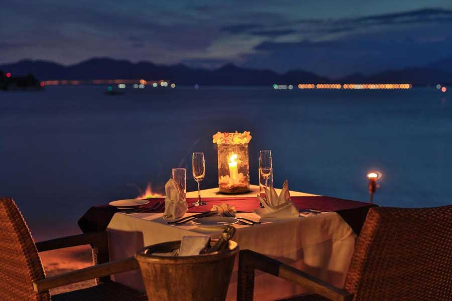Cena romantica sulla spiaggia Krabi