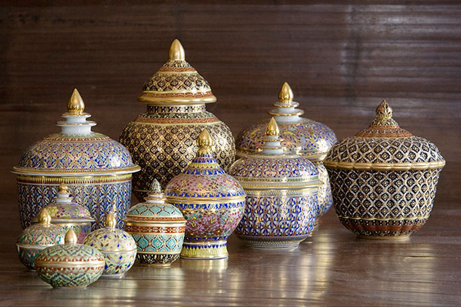 Oggetti squisiti realizzati in ceramica tailandese