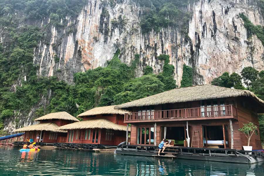 Esperienza di dormire in un bungalow a Khao Sok
