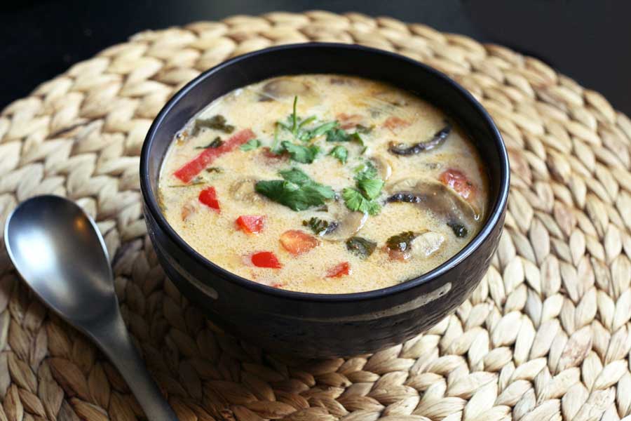 Tom Kha Gai (Zuppa di pollo al latte di cocco)