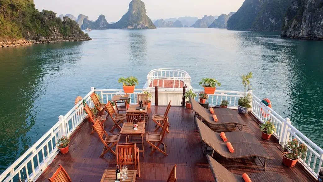 Hanoi - Crociera in giunca ad Halong