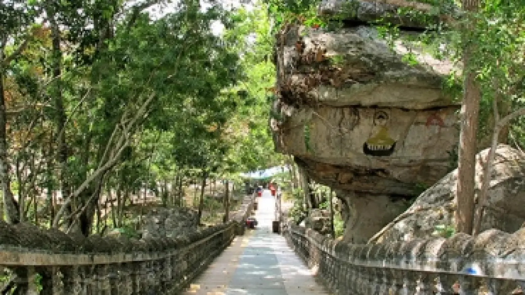 Phnom Penh - Kampong Cham - Kampong Thom