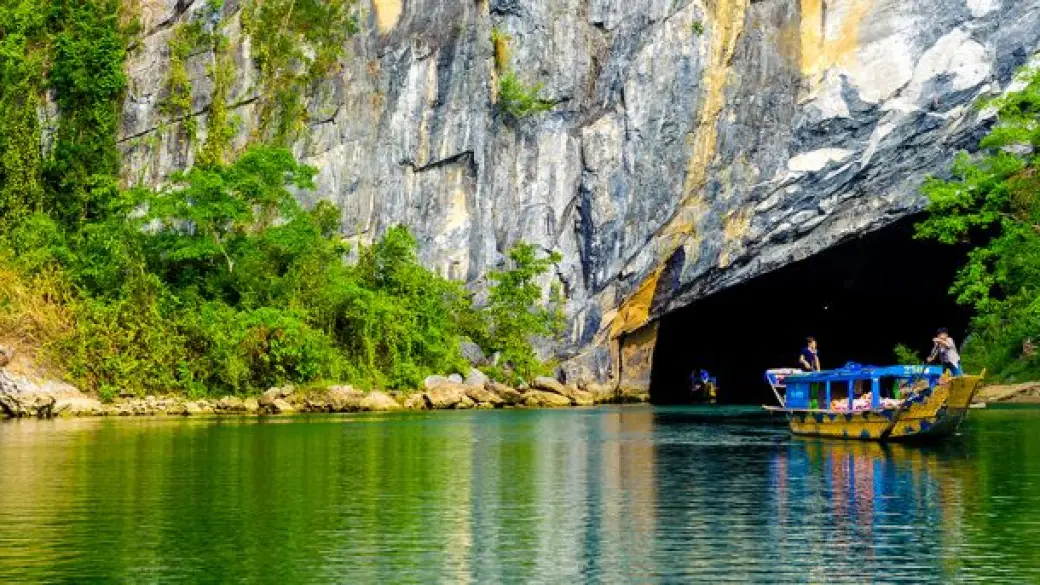 Hanoi – Volo per Dong Hoi – Parco Nazionale Phong Nha Ke Bang