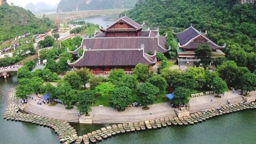 Ninh Binh - Hoa Lu - Van Long - Treno notturno per Dong Hoi
