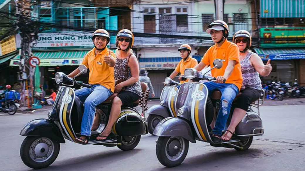 Sai Gon in Vespa