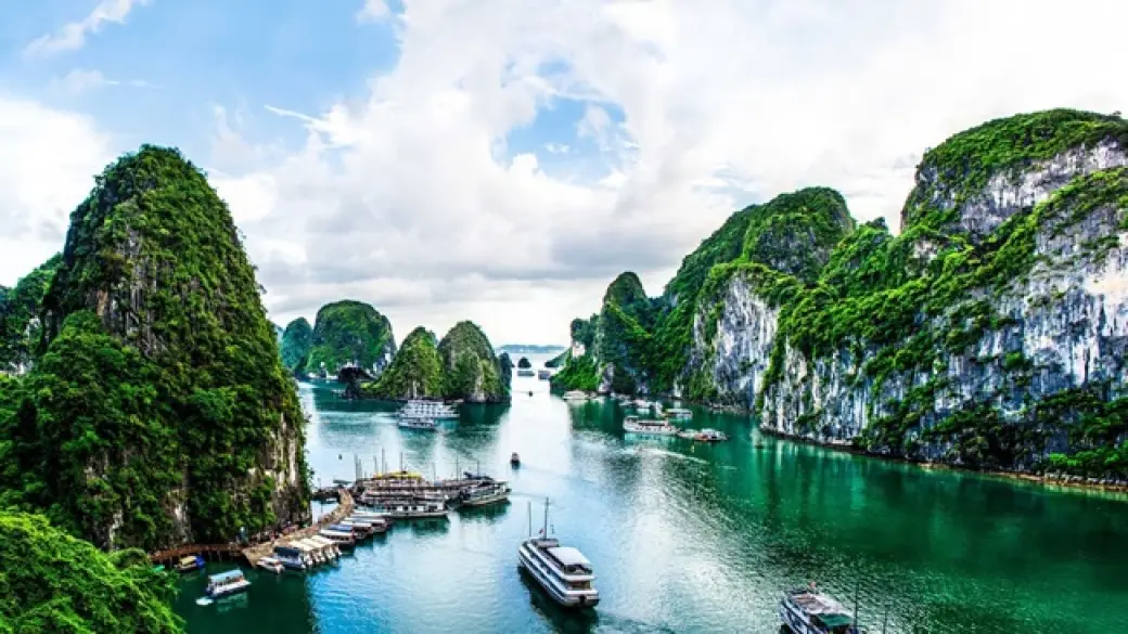 Baia di Bai Tu Long - Grotta di Thien Canh Son – Porta di Halong - Ninh Binh