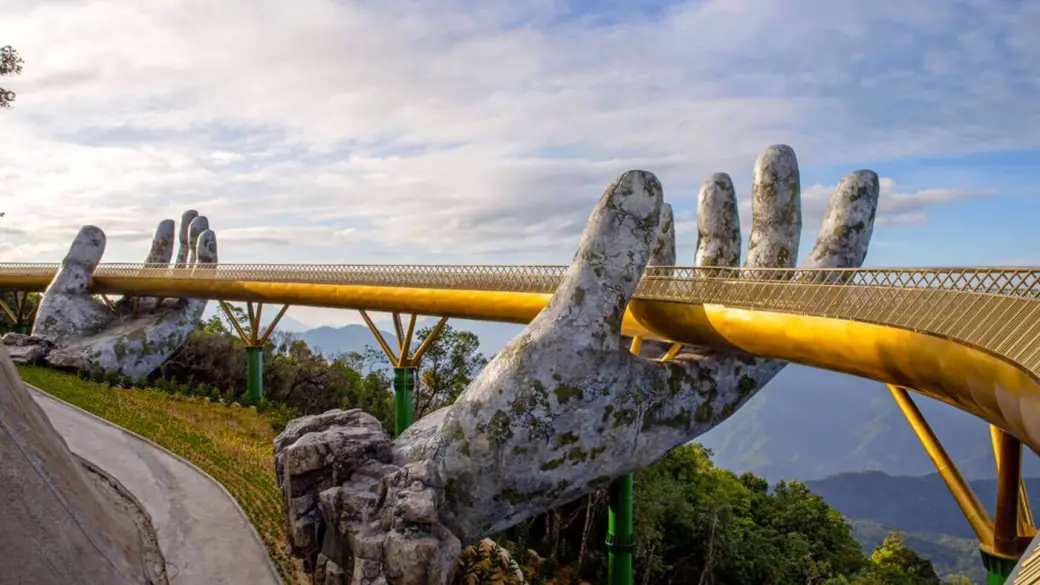 Hoian - Collina di Ba Na- Ponte d'oro