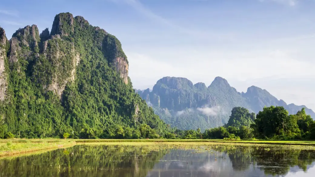 Luang Prabang - Vang Vieng (in treno veloce) - Visita della città di Vang Vieng