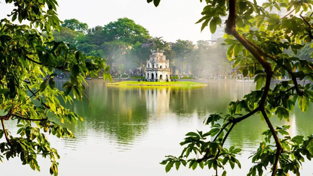 Arriva ad Hanoi