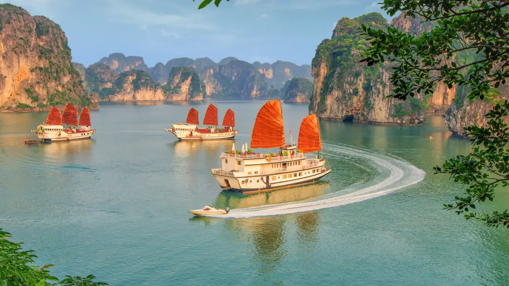 Arrivo ad Hanoi - nella baia di Halong