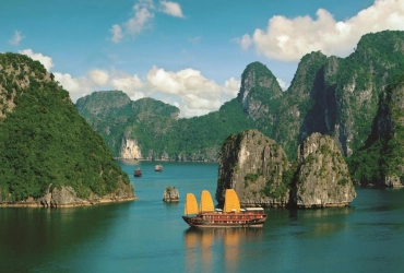 Hanoi - Baia di Halong (B, L, D)