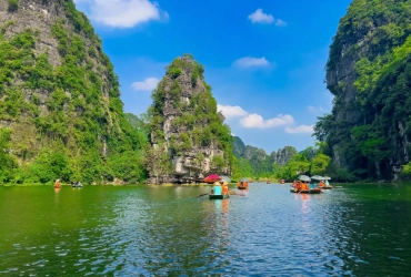 Ninh Binh - Tam Coc - Bich Dong - Thung Nham - Ninh Binh (B)