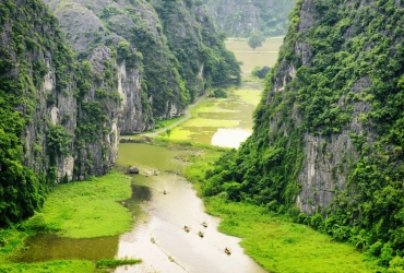 Ninh Binh - Baia di Halong - Pernottamento sulla crociera (B/L/D) tour di gruppo con guida parlante inglese sulla crociera