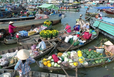 Can Tho – Mercato galleggiante di Cai Rang – Saigon - Volo per Hue (B) senza guida a Hue