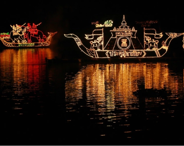 Festival di Nakhon Phanom: le barche luminose sul Mekong